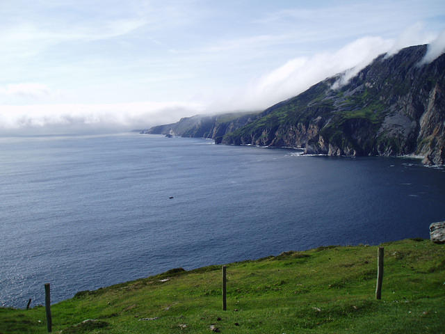 Ierland2005 051 - De rest van de kust bij de Sleave League kliffen