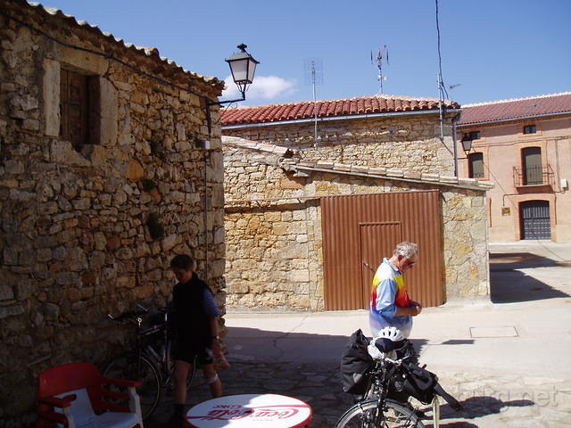 Spanje2004 025
Rello, bij de enige bar van het dorp
