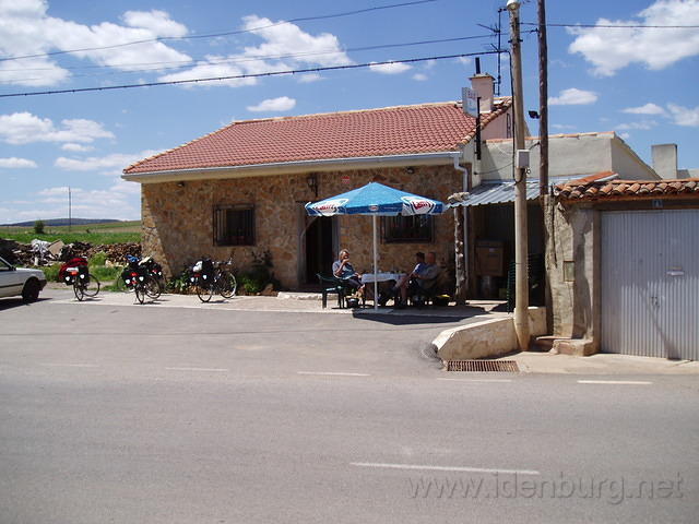 Spanje2004 049
Op weg naar Teruel, Campillo, nog meer koffie.