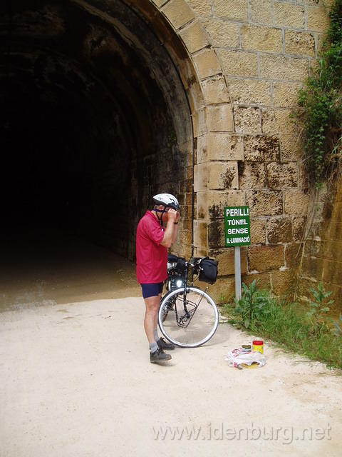 Spanje2004 011
Op weg naar La Fatarella, Wouter heeft nog wat opgedoken in de tunnel