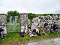 Ierland2005 103 - The Burren, geen bar te bekennen, dan zetten we zelf maar koffie