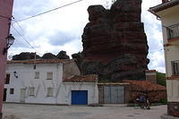 Spanje2004 091
Chequilla, rode rotsen en dreigend onweer.