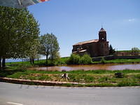 Spanje2004 048,
Op weg naar Terual, Campillo, koffie met uitzicht op de kerk.