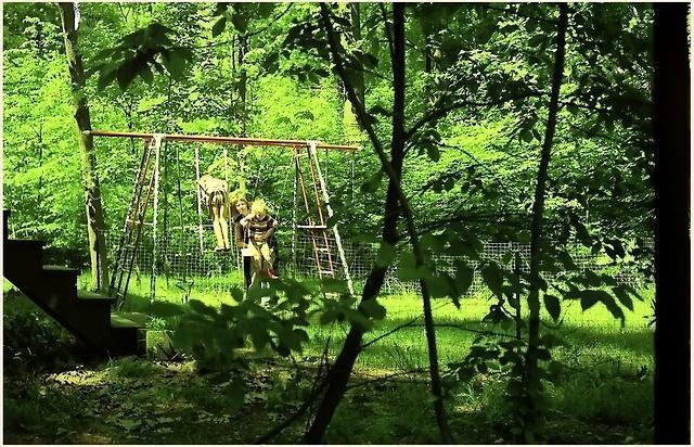 Op de schommel / On the swing 2