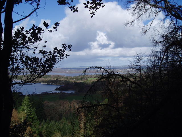 Uitzicht naar Killarney, boven Torq Waterfall.