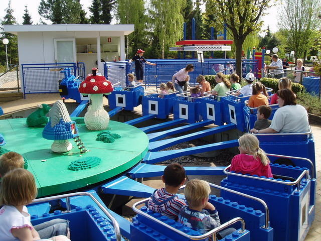 Legoland, Joke en Demi ook in de draaimolen