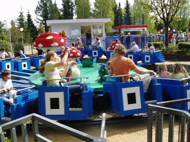 Legoland, Joke (en Demi) in volle vlucht