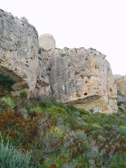 El Cap d'Or vanaf de onderkan, met grafitti.