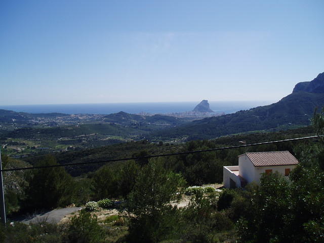 De Ifach met Calpe aan haar voeten.