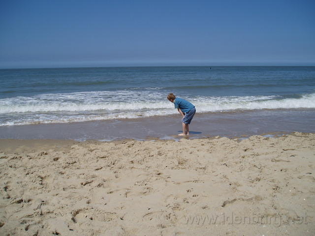 Domburg - Het strand, waar is die kwal nou?