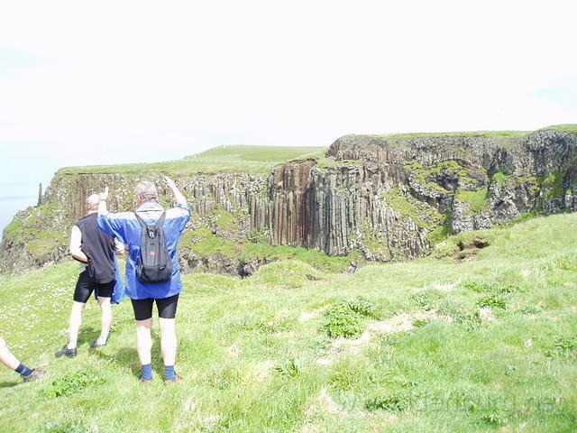 Ierland2005 024 - Giant Causeway, de dirigent en het orgel