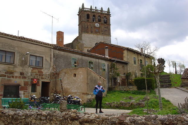 Spanje2004 059 - Op weg naar Covarrubias, de eerste dag, de eerste koffie, de eerste sigaar.