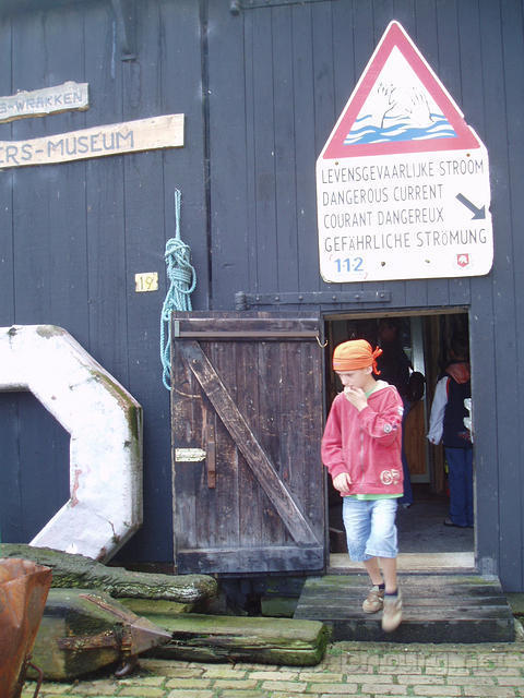 Jesper in het strandjutter's museum