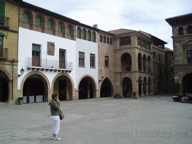 Poeble Espanyol