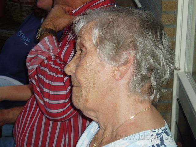 OverOma kent leuke erhaaltjes, maar kan ook goed luisteren.