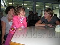 2009-09-17 Demi halt haar C-diploma003