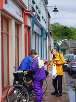 Ierland2005 003 - Boodschappen om te kunnen koken.