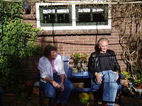 Moeke2005 001
Broederlijk/Zusterlijk naast elkaar.