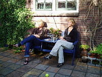 Moeke2005 010
Dit is dus zusterlijk naast elkaar.