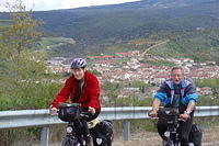 Sapnje2004 061 - Covarrubias op de achtergrond, op weg naar Sto Domingo.
