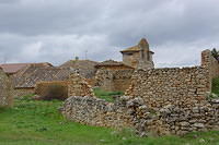 Spanje2004 066 - Navapalos, traditioneel en milieuvriendelijk gebouwd. Nr 4.