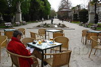 Spanje2004 121 - Burgos, de Bazens wachten op de aankomst van de Idenburgs