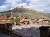 Spanje2004 042
Albarracin met ommuring