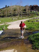Spanje2004 058
Joke steekt deRio Alcala over