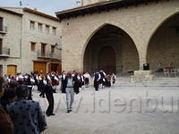 Spanje2004 061
Cantavieja, wachtend op de muzikanten
