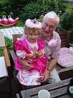 Bij Opa op schoot