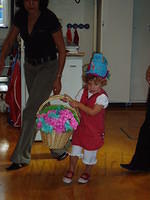 2005 September Uitdelen op de Peuterspeelzaal