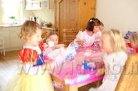 Demi_Princes_Party_0003_9-8-2007 1-19-06 PM.JPG