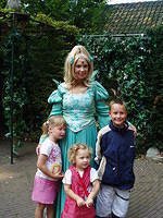 Soeraja, Wendy, Demi en Jordy (door Janet)